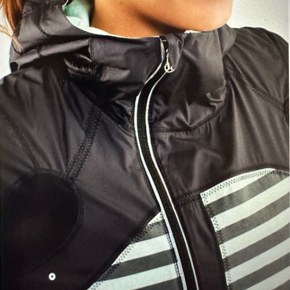 Lululemon Sea Stripe Mint Moment Black Jacket - Picture 2 of 7